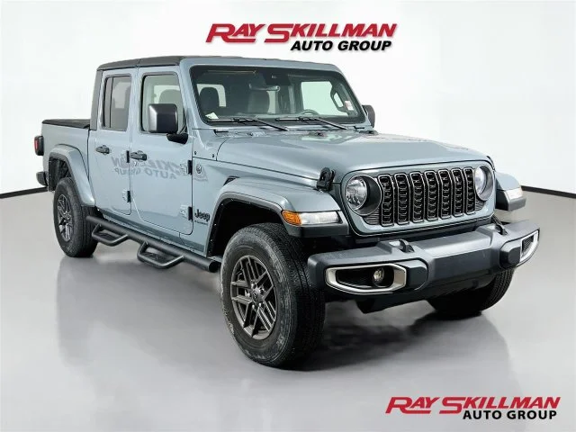 Used 2024 Gray Jeep Sport S image 1