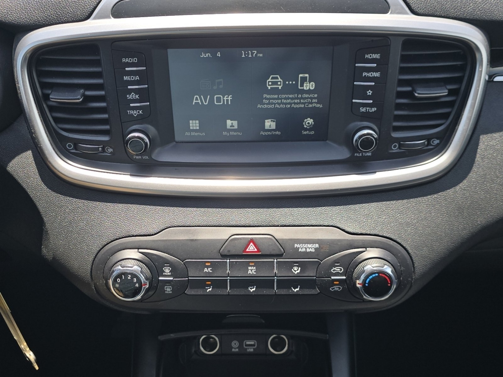 Used 2020 Silver Kia L image 25