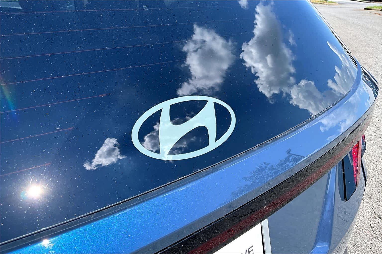 Used 2025 Atlantis Blue Hyundai SEL image 30