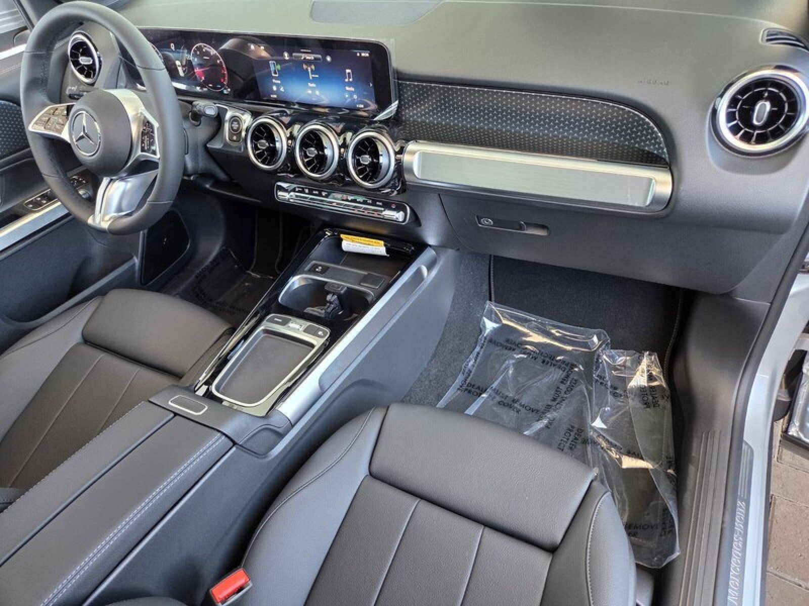 New 2026 Cirrus Silver Metallic Mercedes-Benz GLB 250 SUV image 18