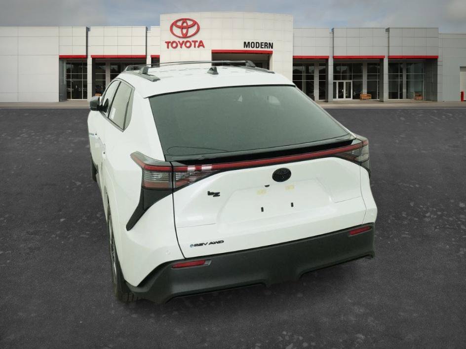 New 2026 WINDCHILL PEARL Toyota XLE image 19