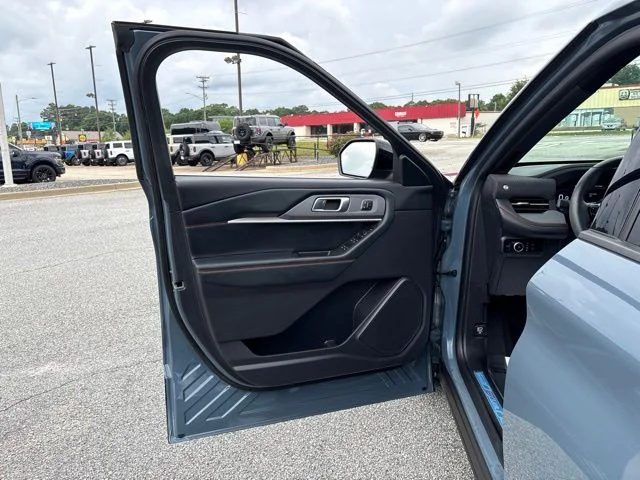 Certified Used 2025 Vapor Blue Metallic Ford ST-Line image 10