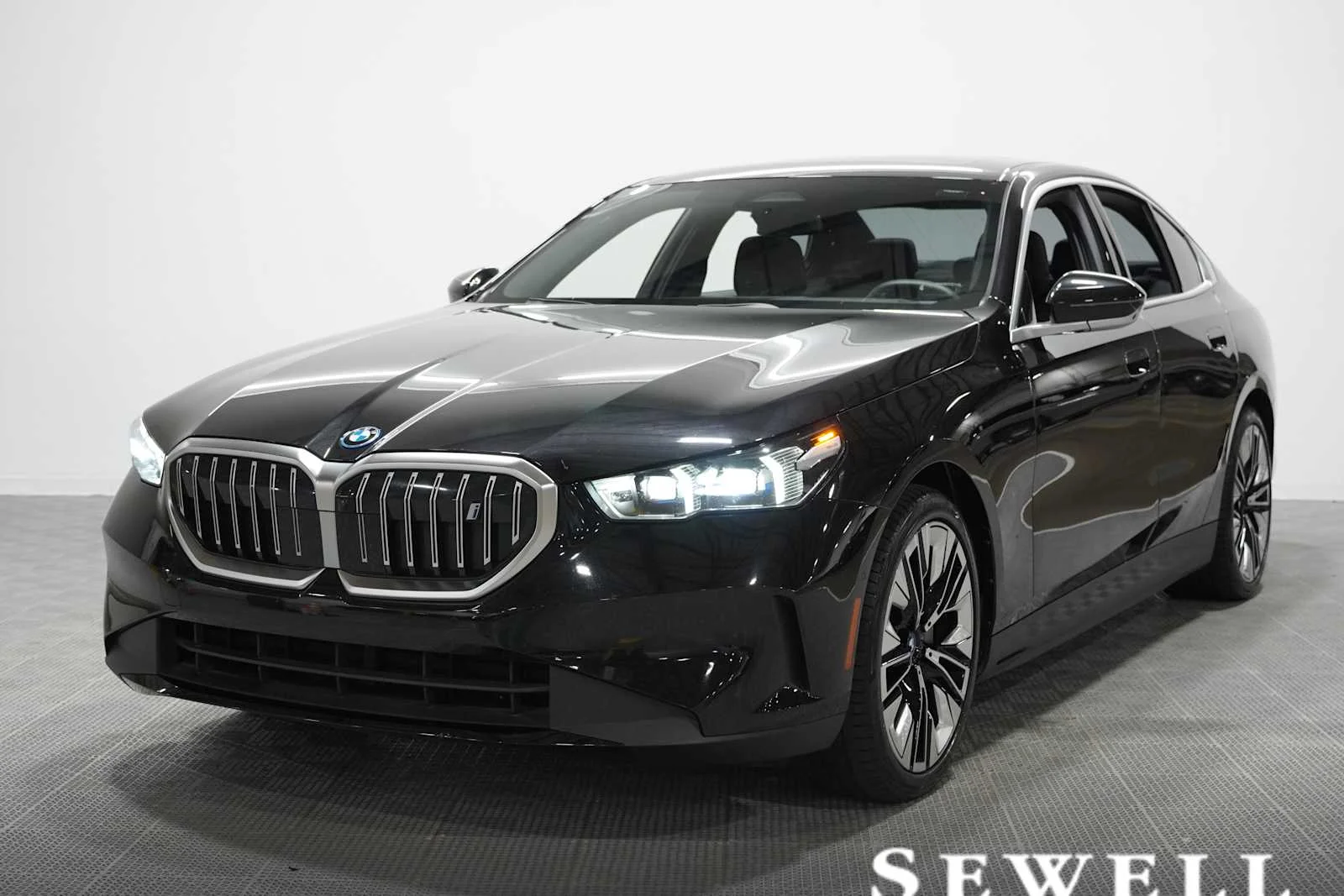 2024 BMW i5 eDrive40's photo