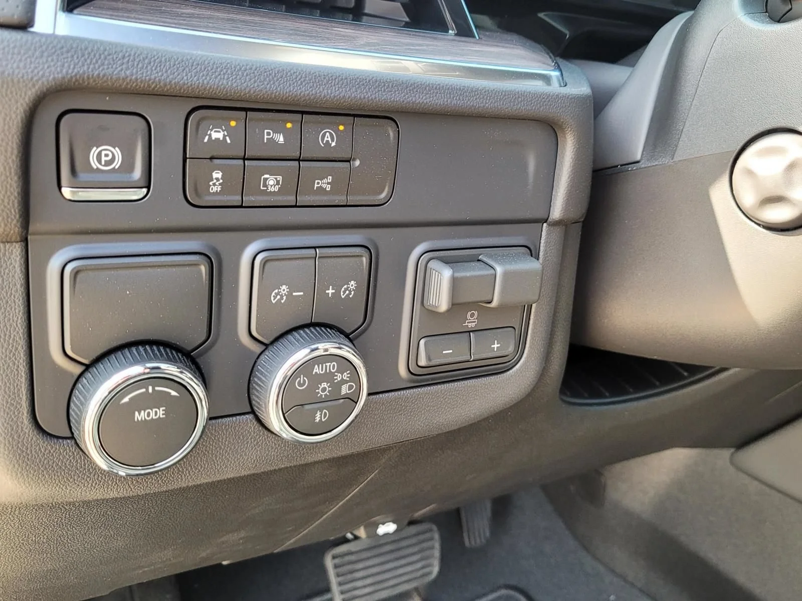 2026 Chevrolet Tahoe Premier - Photo 19