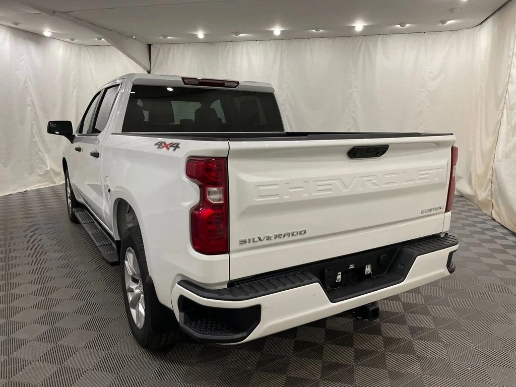 New 2026 Summit White Chevrolet Custom image 10