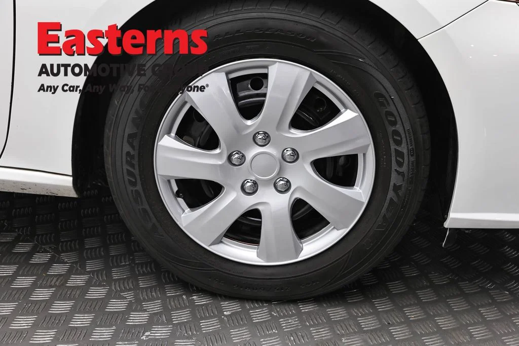 Used 2024 White Nissan 2.5 S image 30