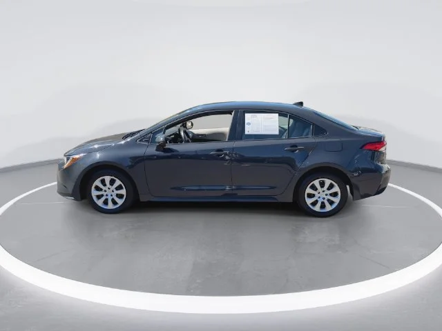 Used 2024  Toyota LE image 5