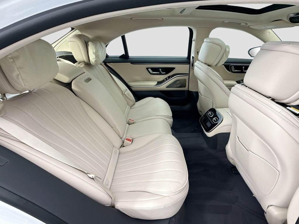 New 2027 MANUFAKTUR Moonlight White Metallic Mercedes-Benz S 500 image 21