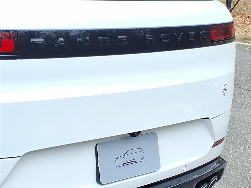 New 2026 Ostuni Pearl White LAND ROVER  image 19