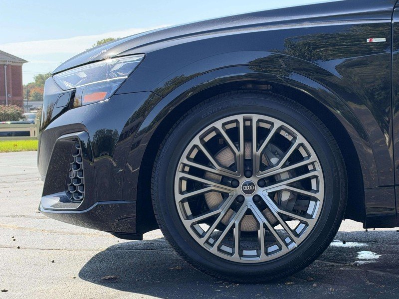 New 2027 Mythos Black Metallic Audi Prestige image 31