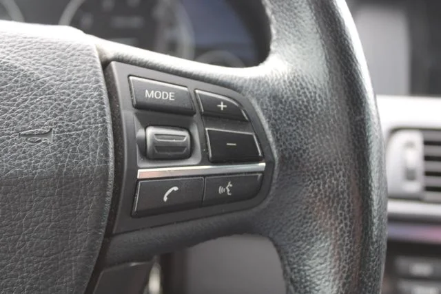 Used 2012 Silver BMW 528i xDrive image 30