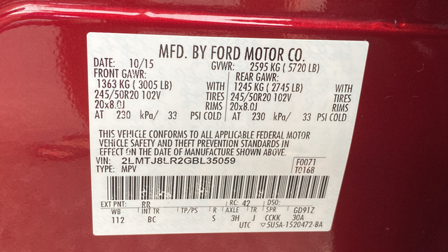 Used 2016 Ruby Red Metallic Lincoln Reserve image 27