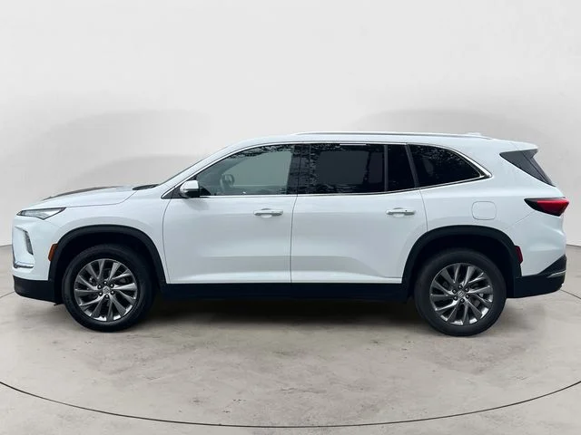 Used 2025 Summit White Buick Preferred image 8