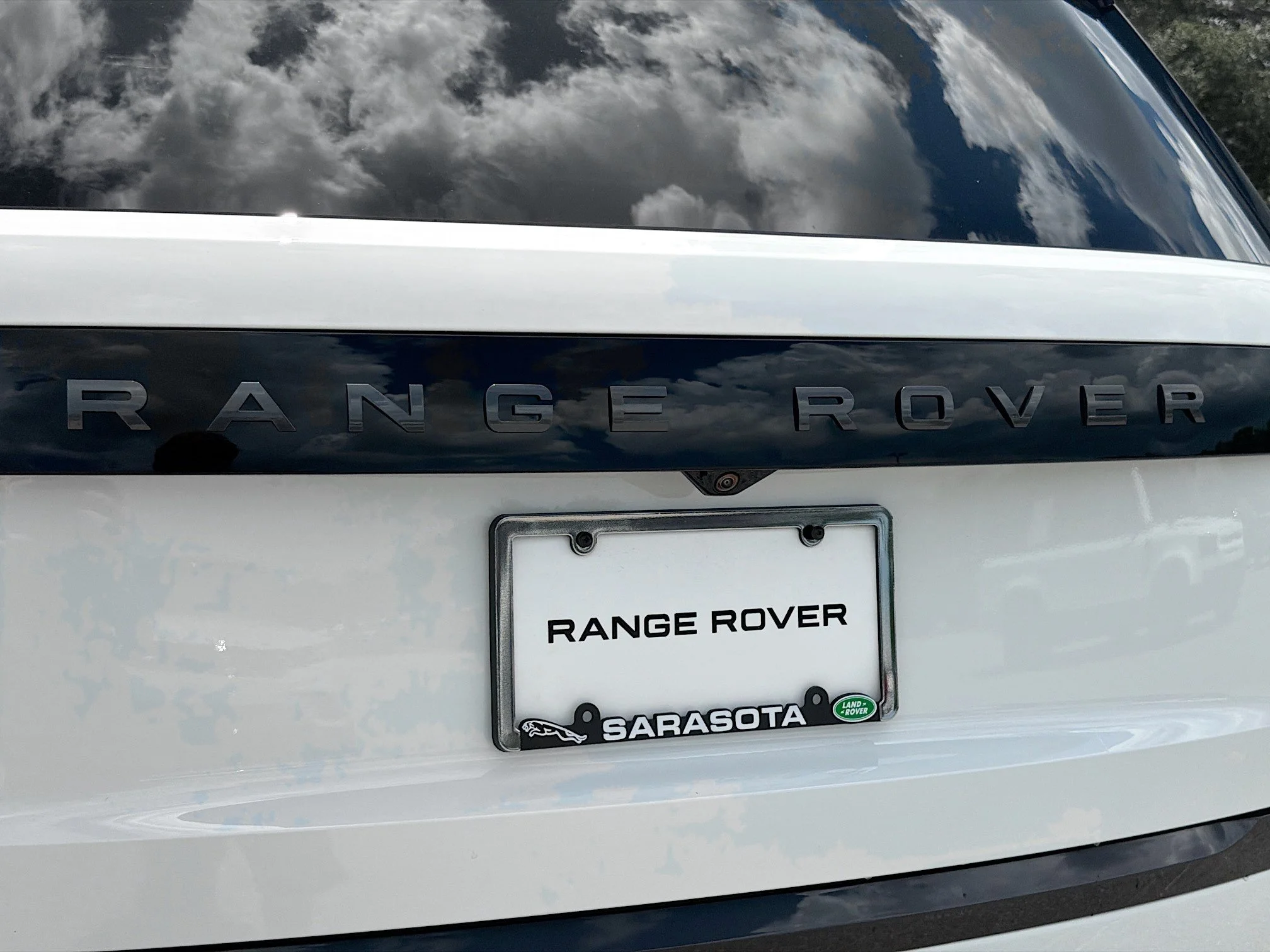 New 2026 Fuji White Land Rover SE image 11