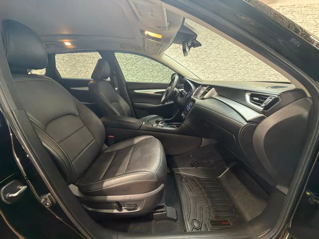 Used 2019 Black Obsidian INFINITI LUXE image 11