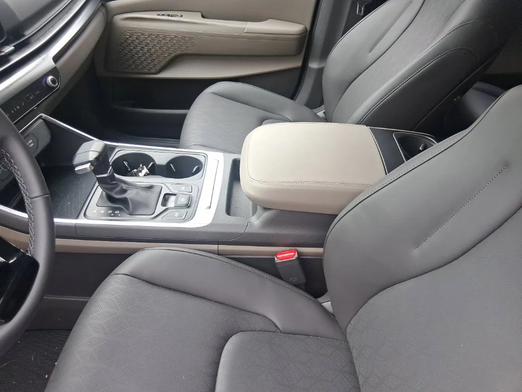 Used 2026 Black Kia LXS image 13