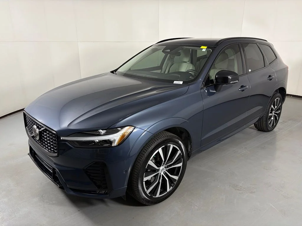 Used 2023 Denim Blue Metallic Volvo Plus image 4