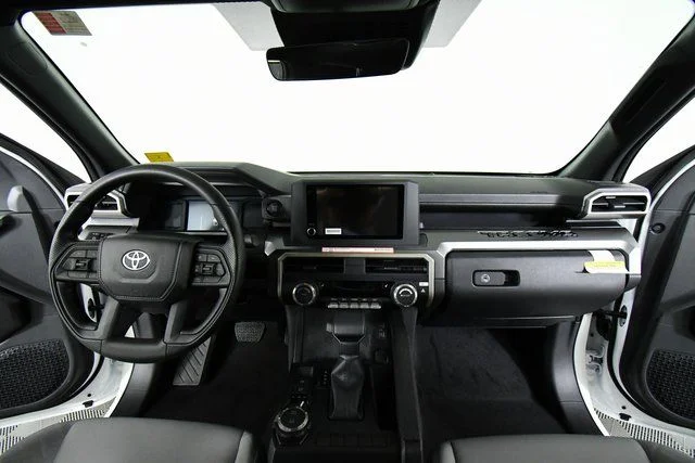 2026 Toyota Tacoma SR5 - Photo 18