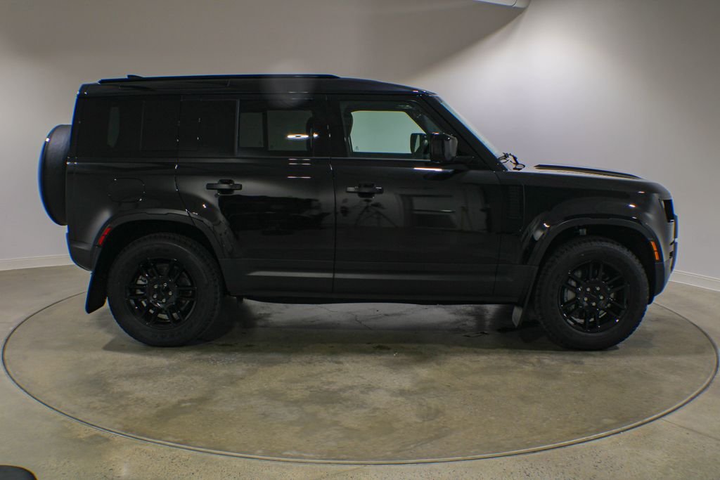New 2026 Santorini Black Land Rover S image 7