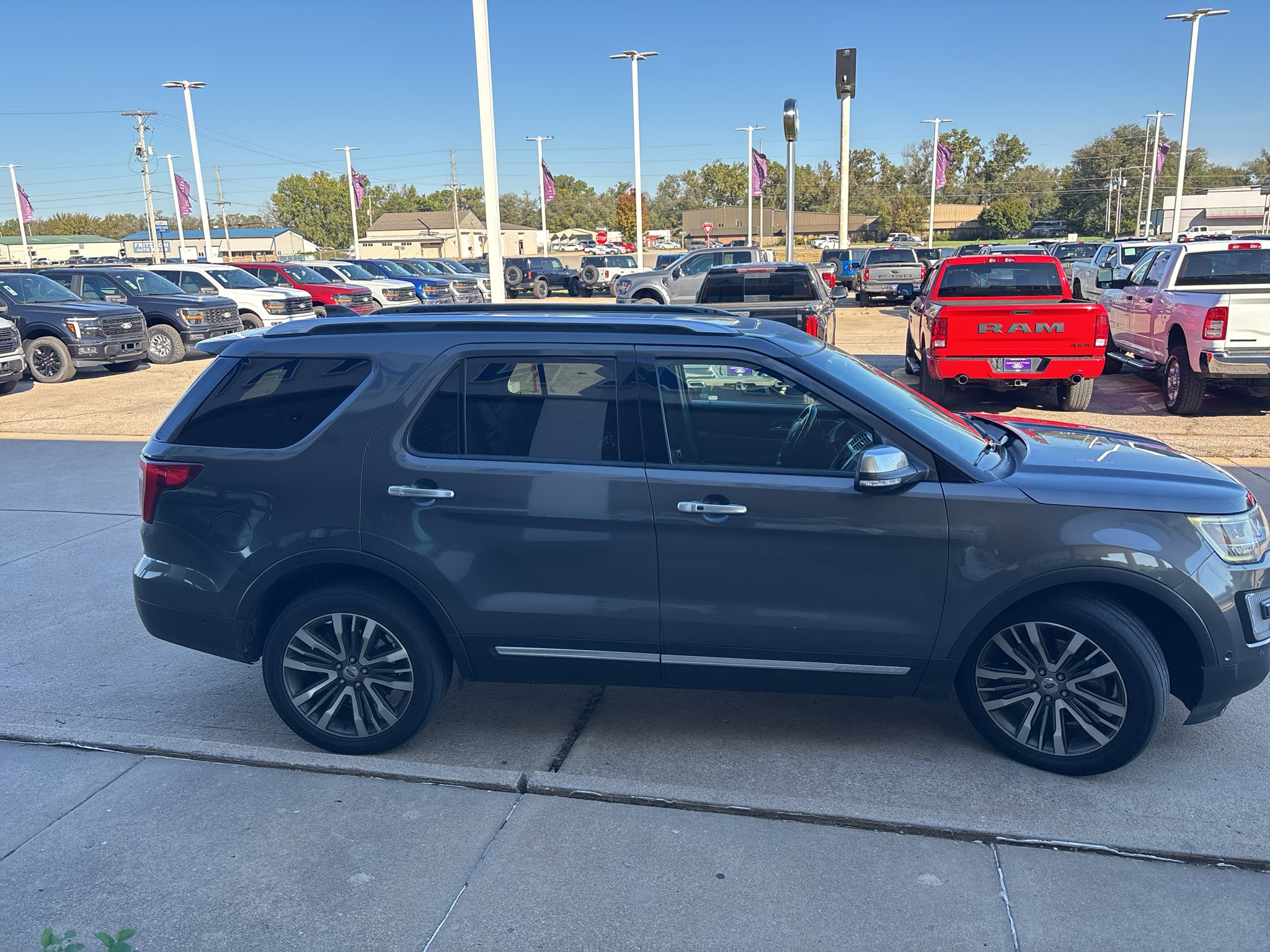 Used 2017 Magnetic Metallic Ford Platinum image 6
