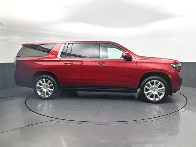 Used 2021 Red Chevrolet High Country image 3