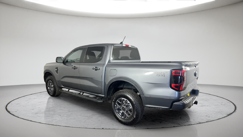 New 2026 Carbonized Gray Metallic Ford XLT image 12