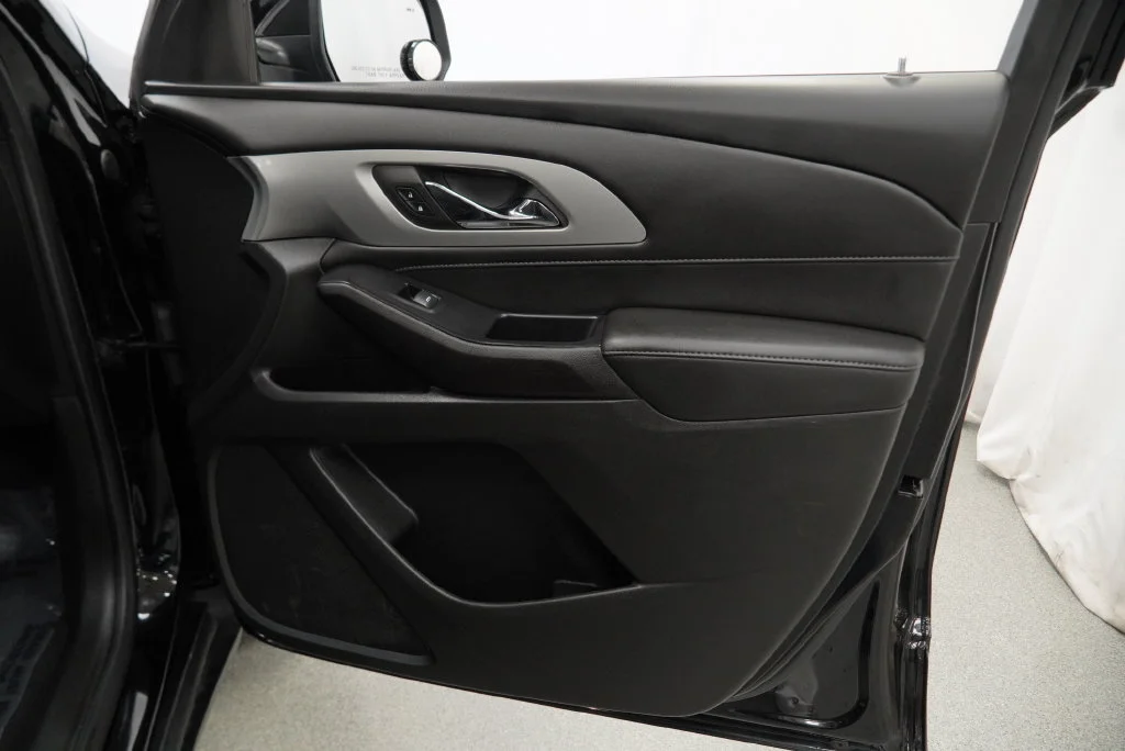 Certified Used 2022 MOSAIC BLACK METALLIC Chevrolet LT Cloth image 46