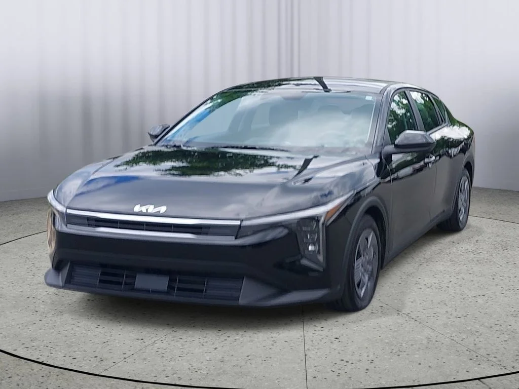 Used 2025 Black Kia LX image 7