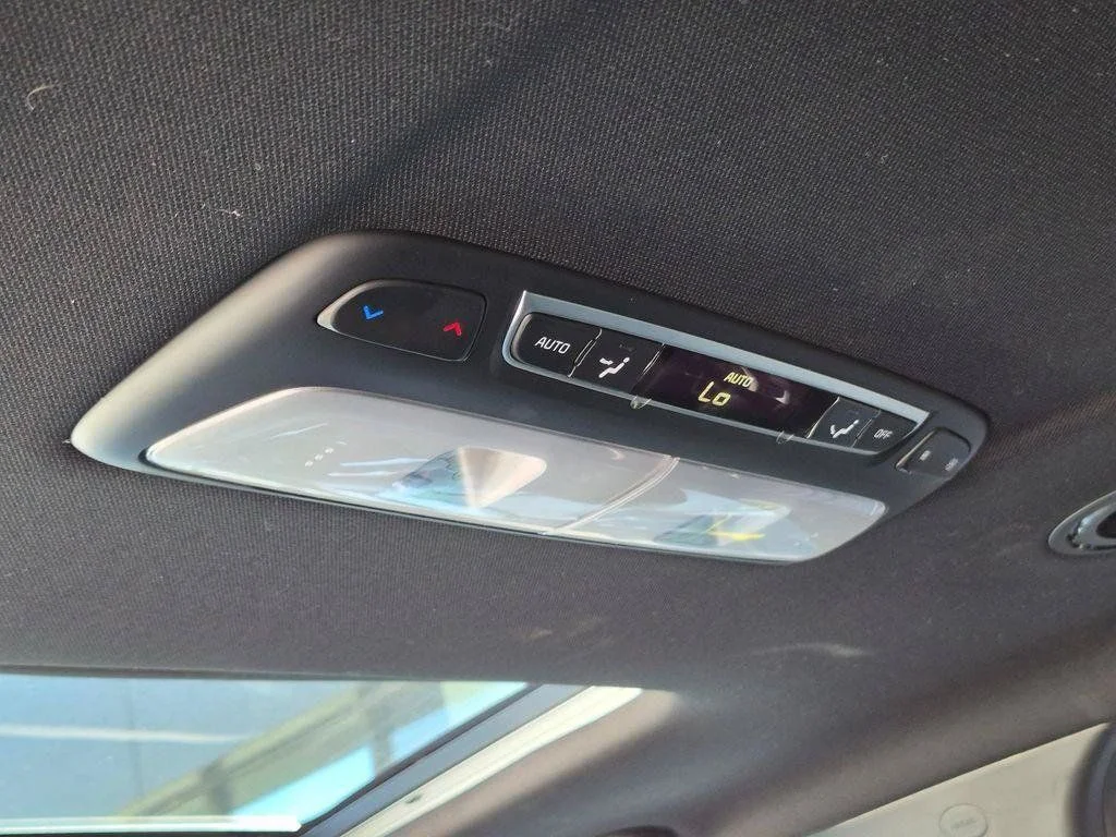 Used 2024 White Kia EX X-Line image 27