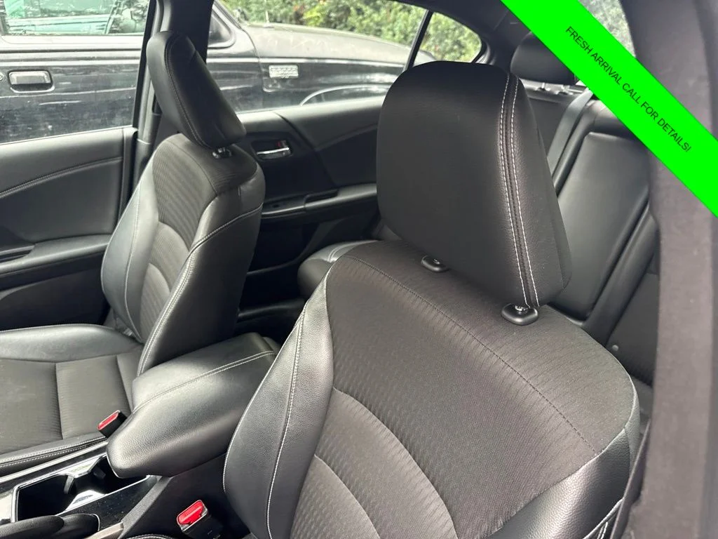 Used 2017  Honda Sport image 13