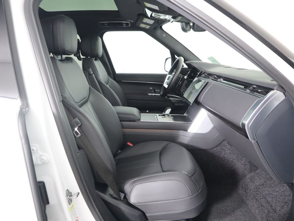 New 2026 Fuji White Land Rover SE image 22