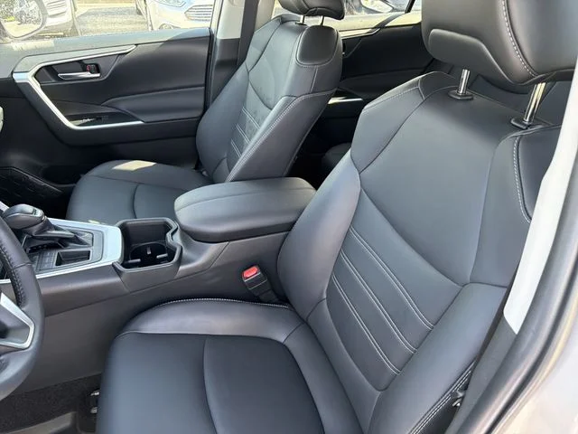 Used 2023 Silver Toyota XLE Premium image 19