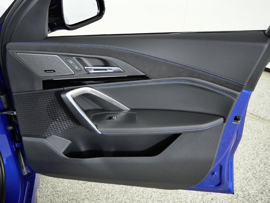 Used 2026 Portimao Blue Metallic BMW M35i image 20