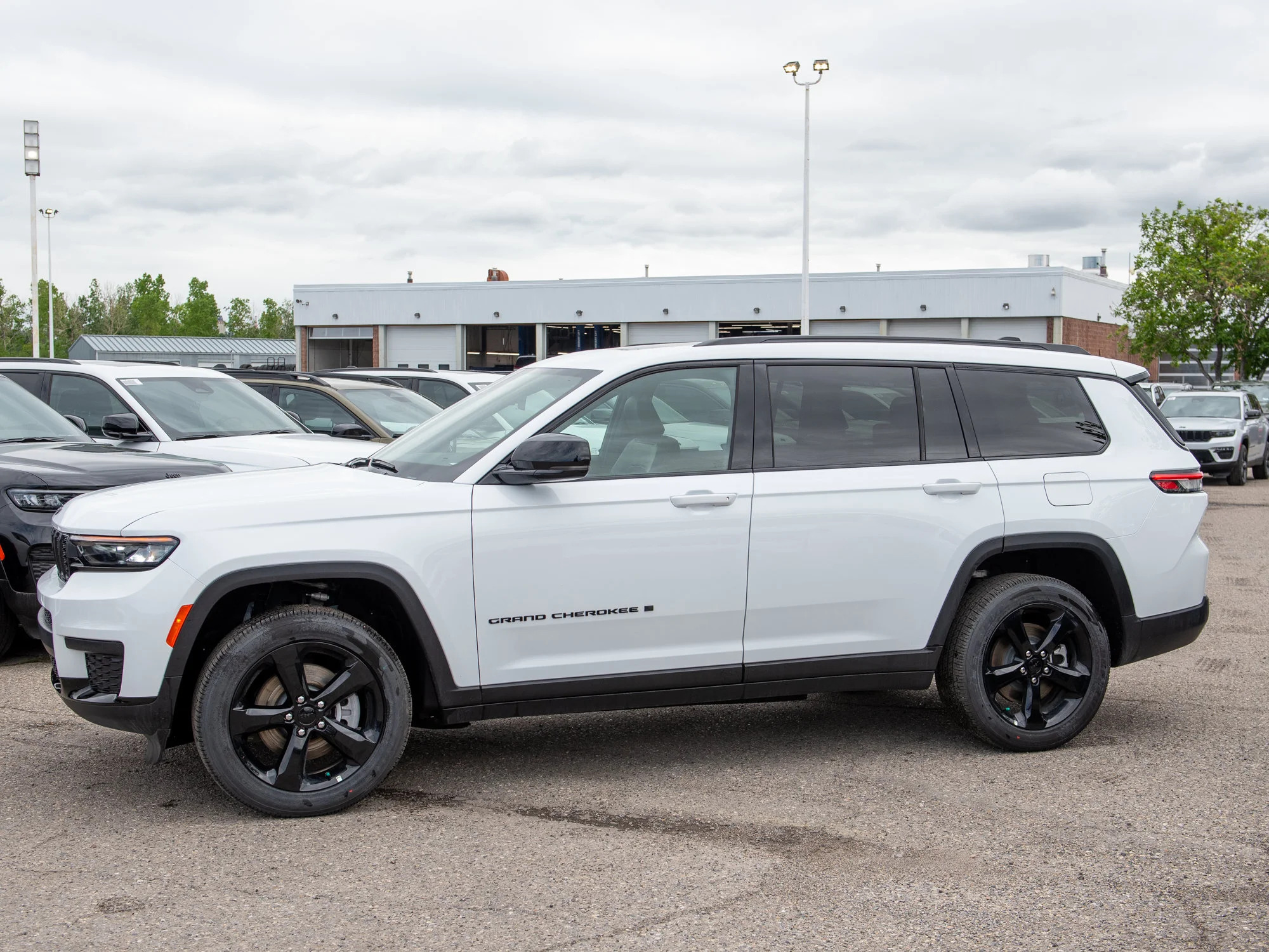 New 2025 White Jeep Altitude* image 2