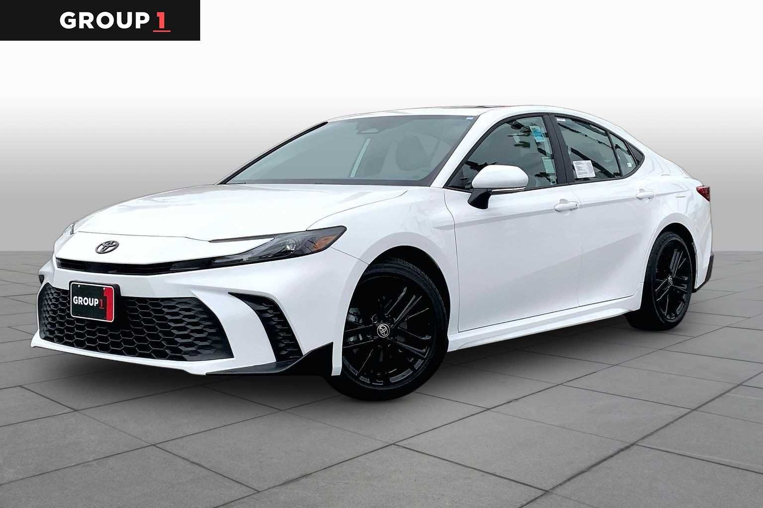 2026 Toyota Camry SE Hybrid's photo