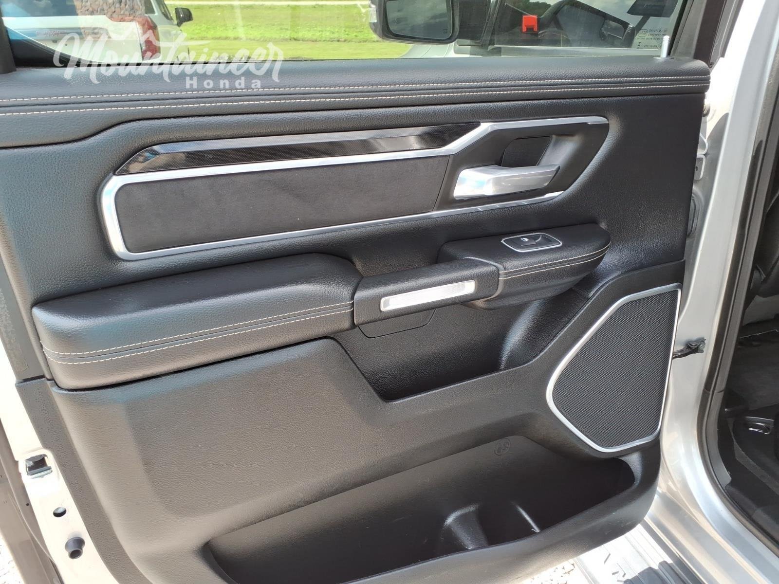 Used 2022 Billet Silver Metallic Clearcoat Ram Laramie image 17