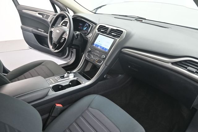 Used 2020 Silver Metallic Ford SE image 31