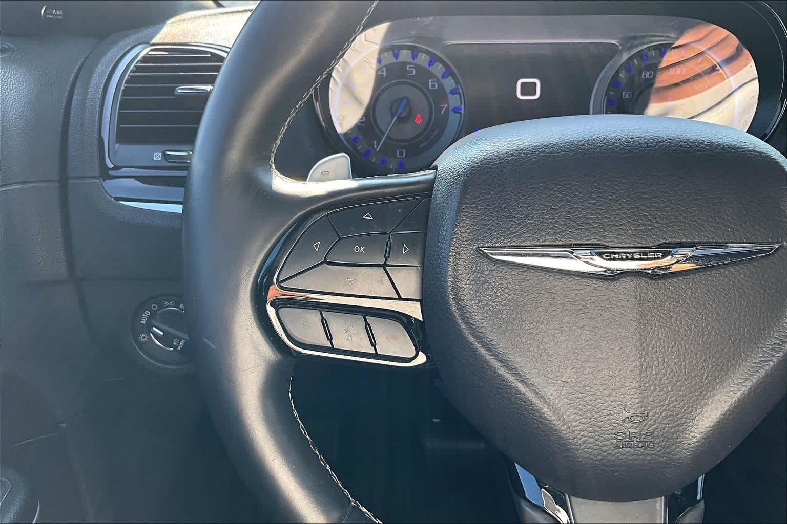 Used 2019 Ceramic Grey Clearcoat Chrysler 300S image 22