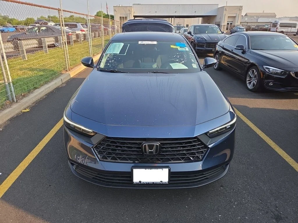 Used 2023 Canyon River Blue Metallic Honda EX image 2