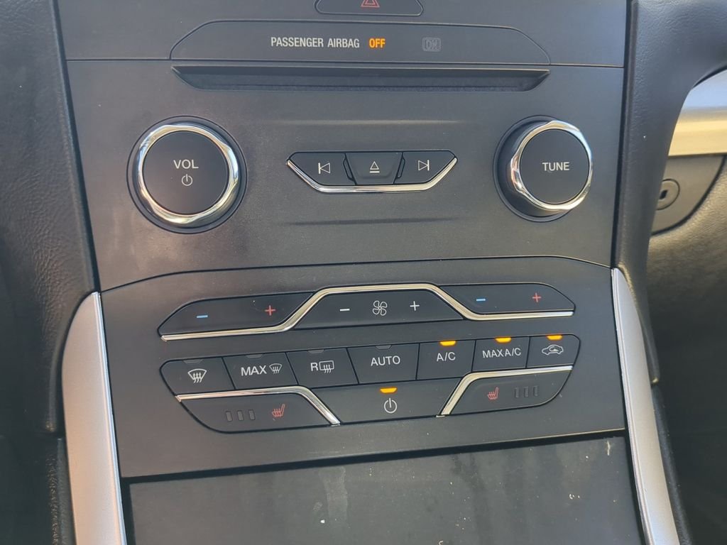 Used 2017 White Gold Metallic Ford SEL image 26