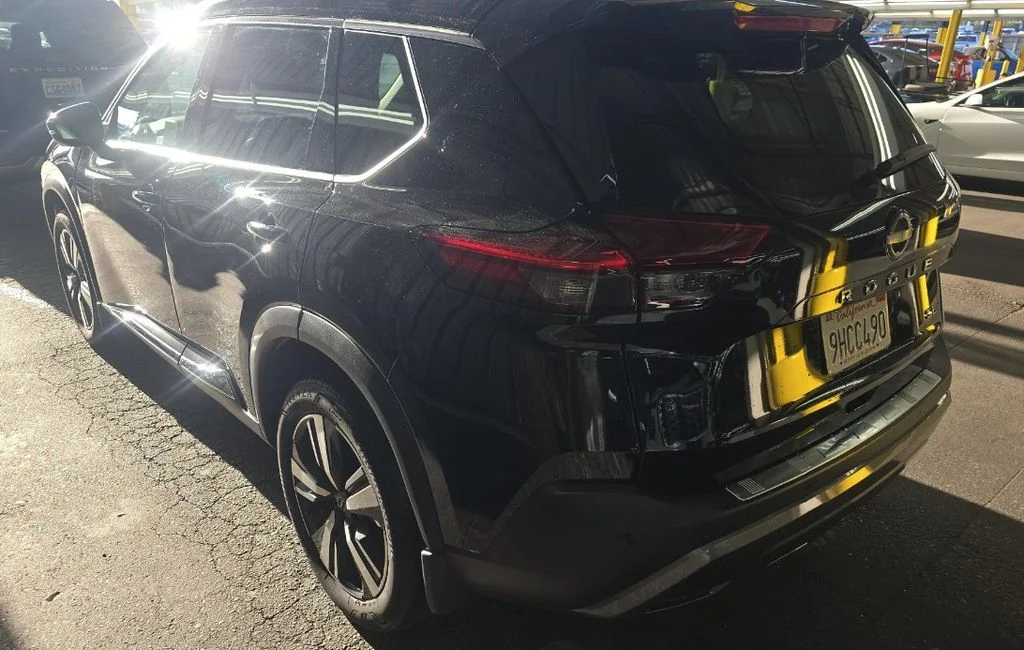 Used 2023 Nissan Rogue SL with VIN 5N1BT3CA4PC835674 for sale in Kansas City