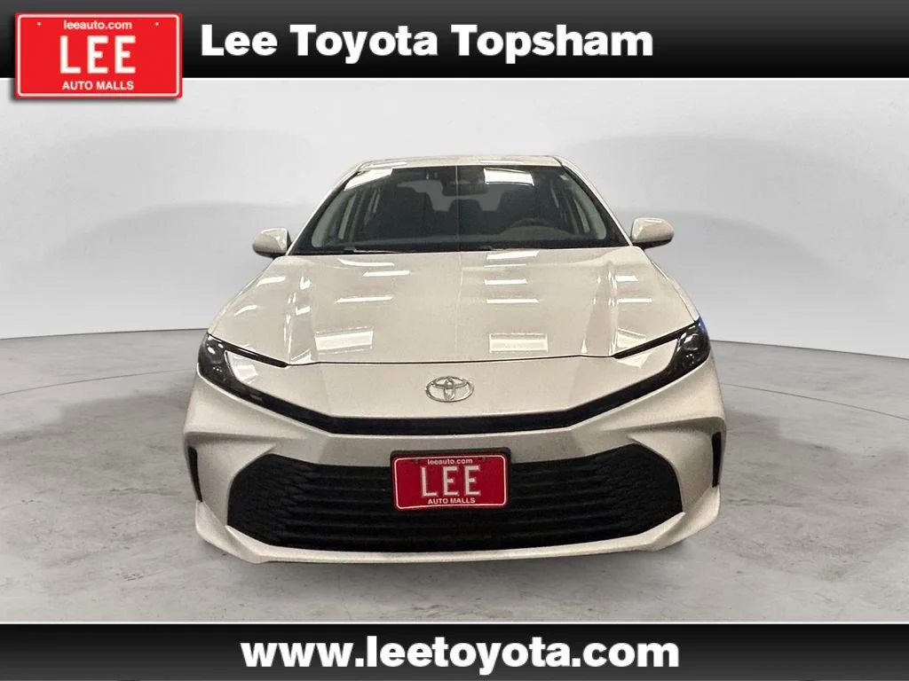 Used 2025 Ice Toyota LE image 8