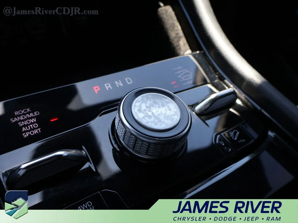 Used 2022 Red Jeep Overland image 40