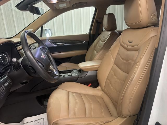 Used 2020 Crystal White Tricoat Cadillac Premium Luxury image 9