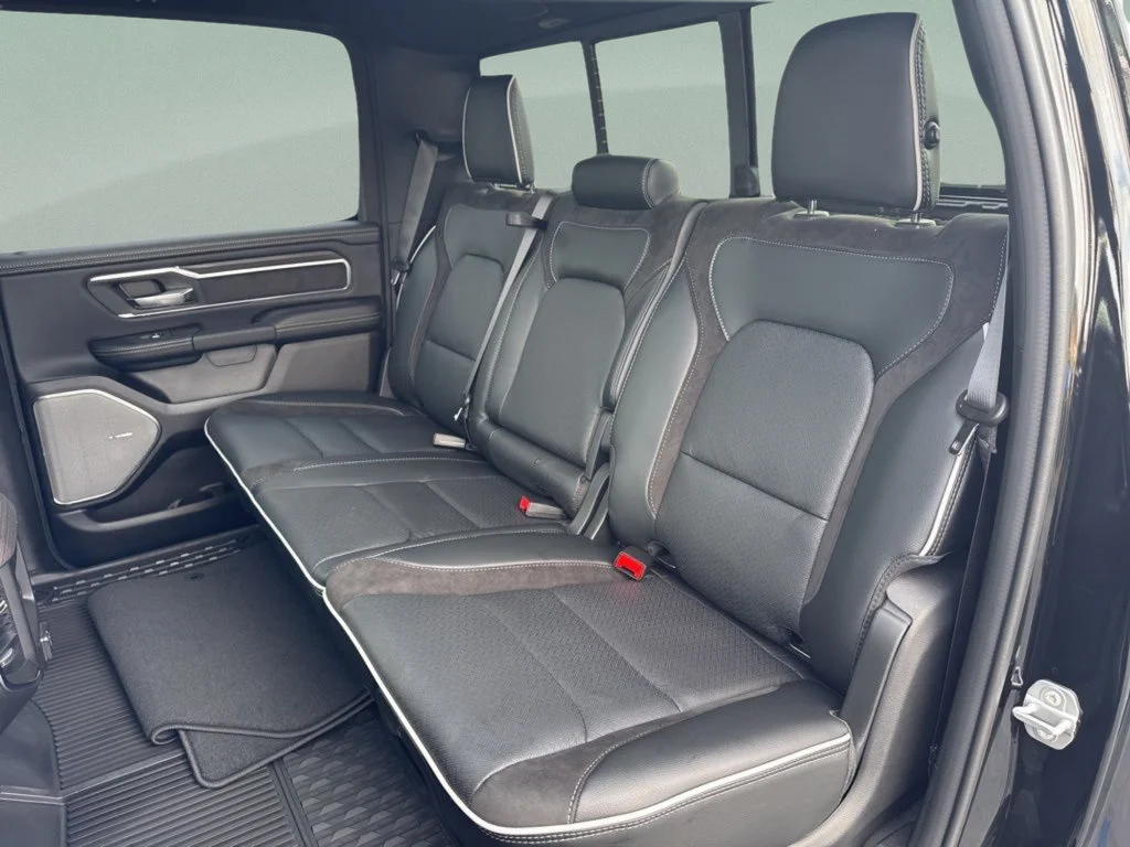 New 2026 Diamond Black Crystal Pearl-Coat Exterior Paint RAM Laramie image 13