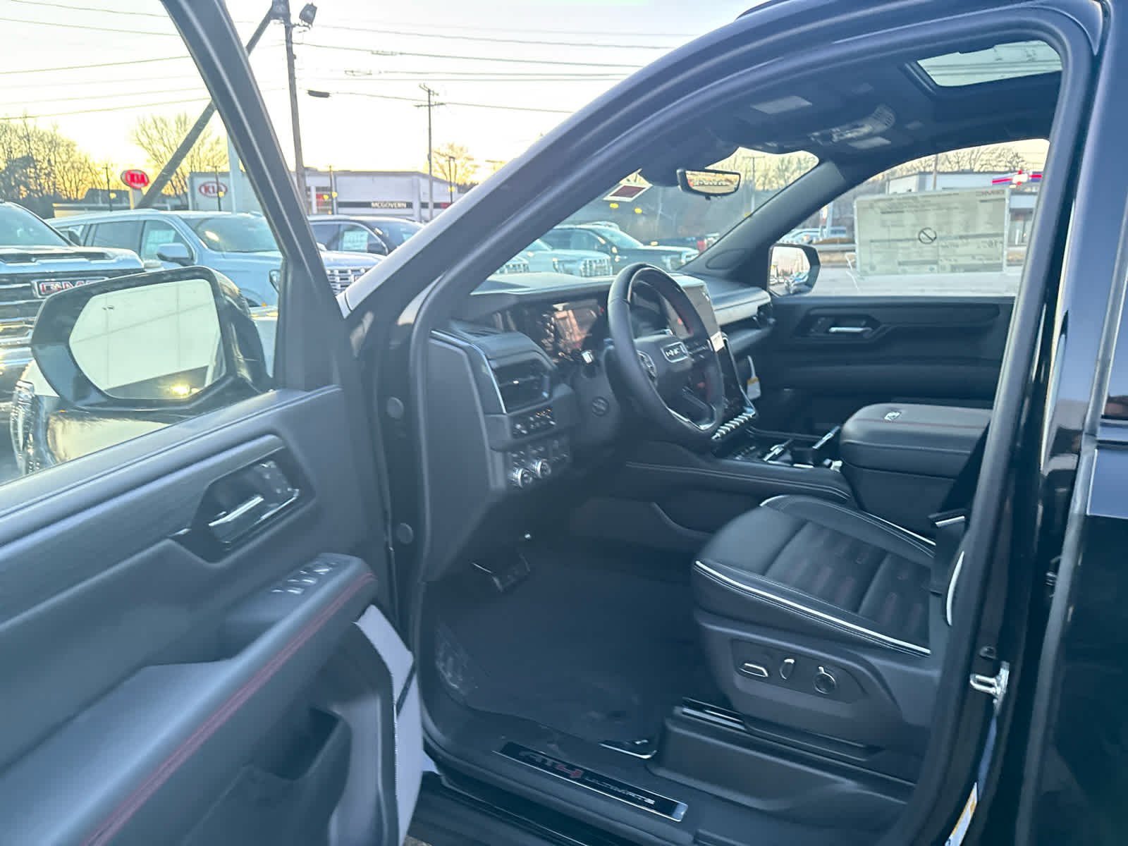 2026 GMC Yukon XL AT4 Ultimate - Photo 20