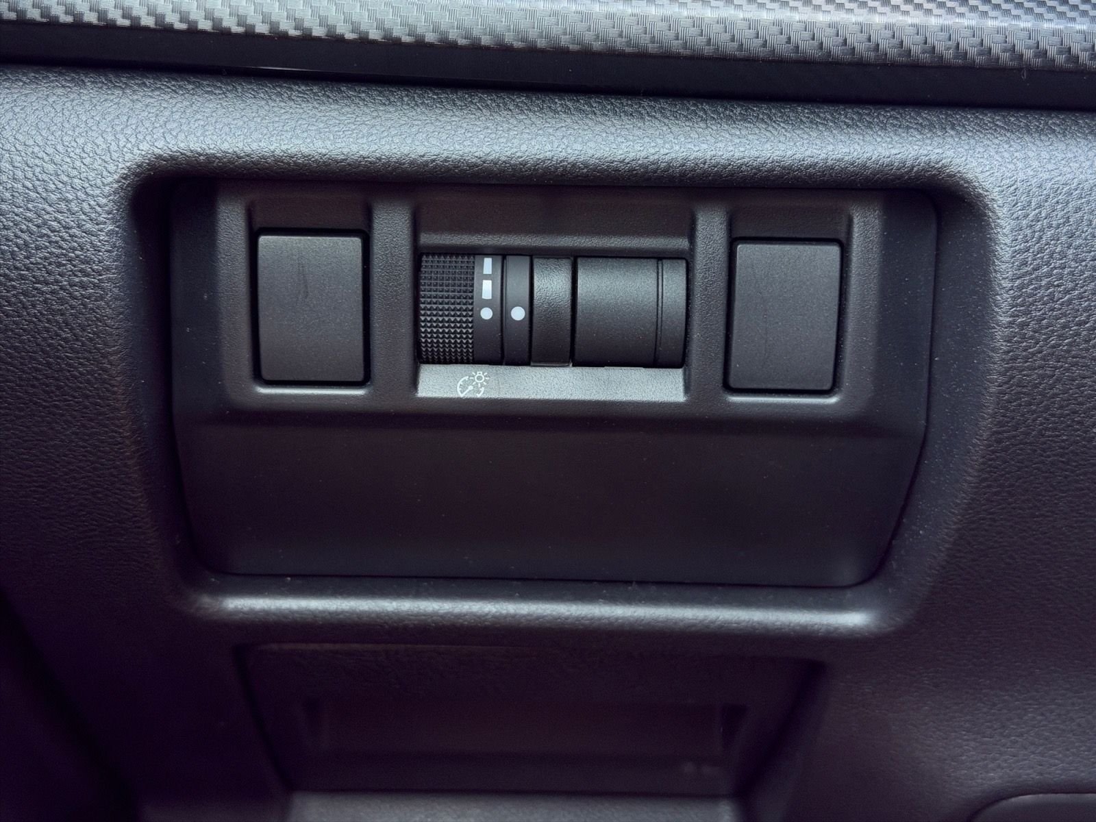 Used 2025 Gray Metallic Subaru Premium image 20