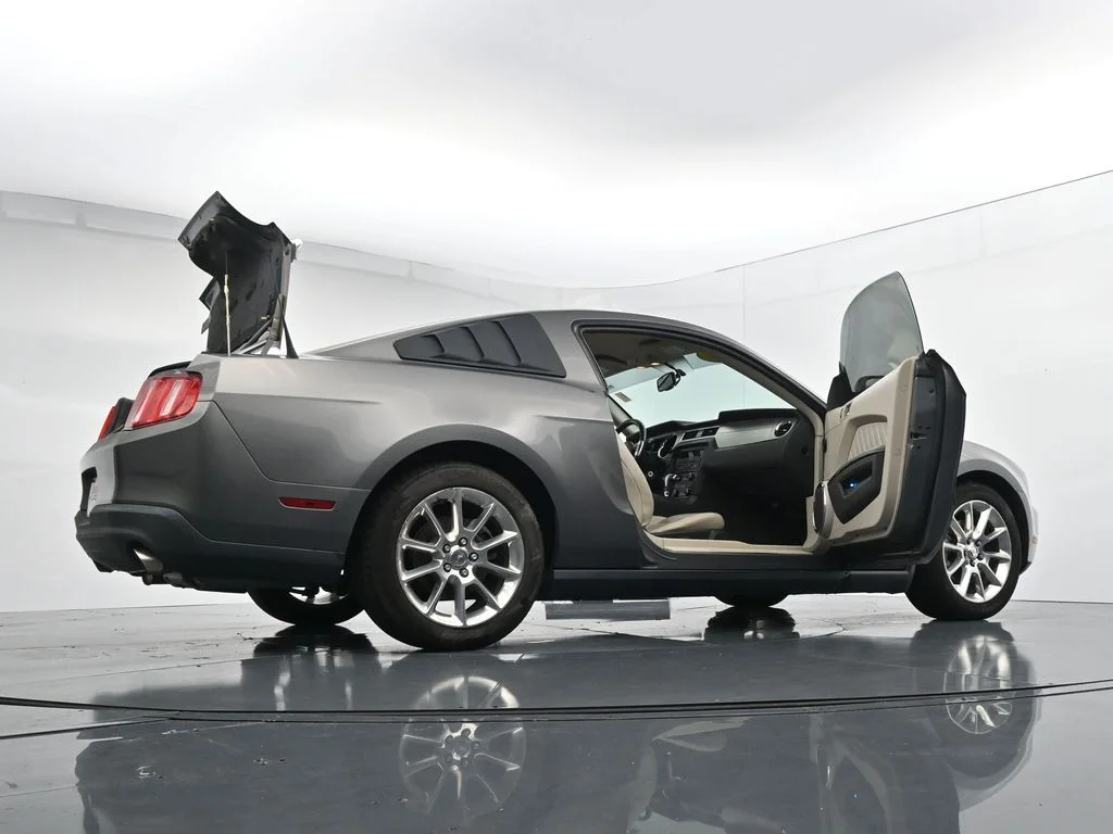 Used 2011  Ford V6 Premium image 36