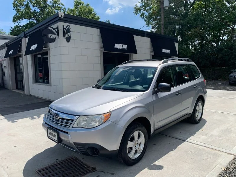 Used 2012 Silver Subaru 2.5X Sport Utility 4D image 1