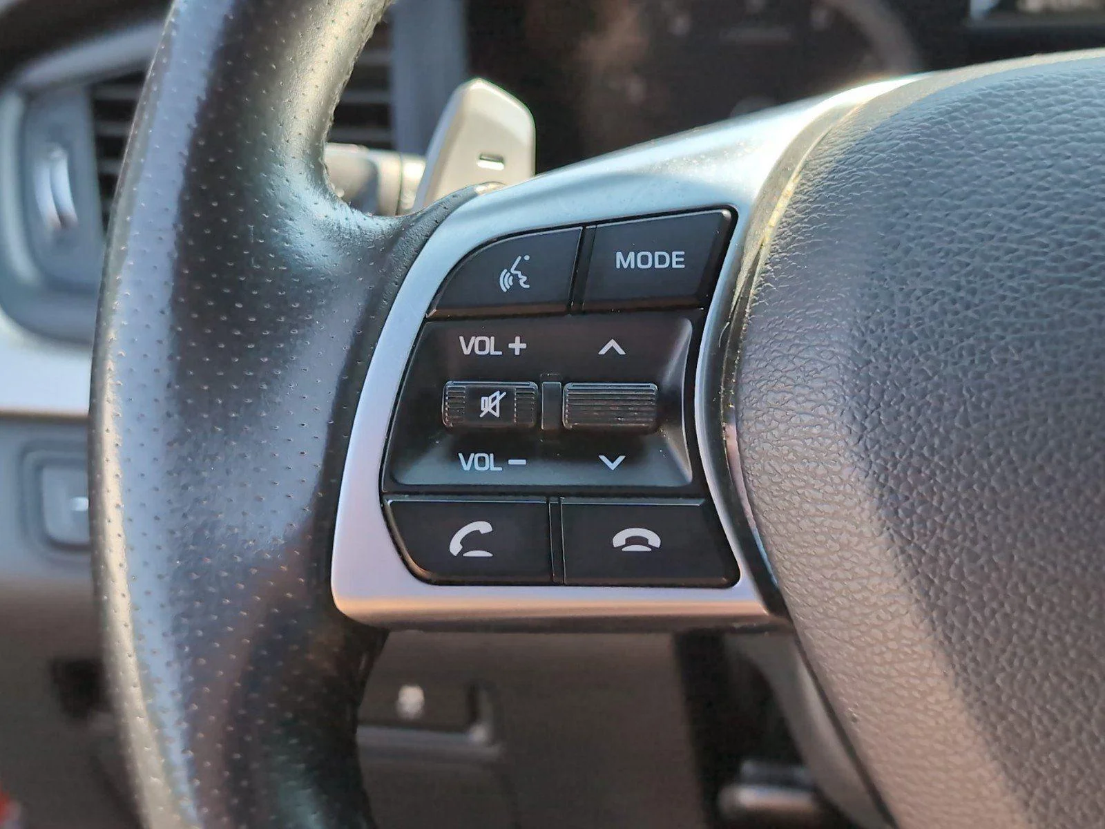 Used 2019 Quartz White Pearl Hyundai Sport image 31